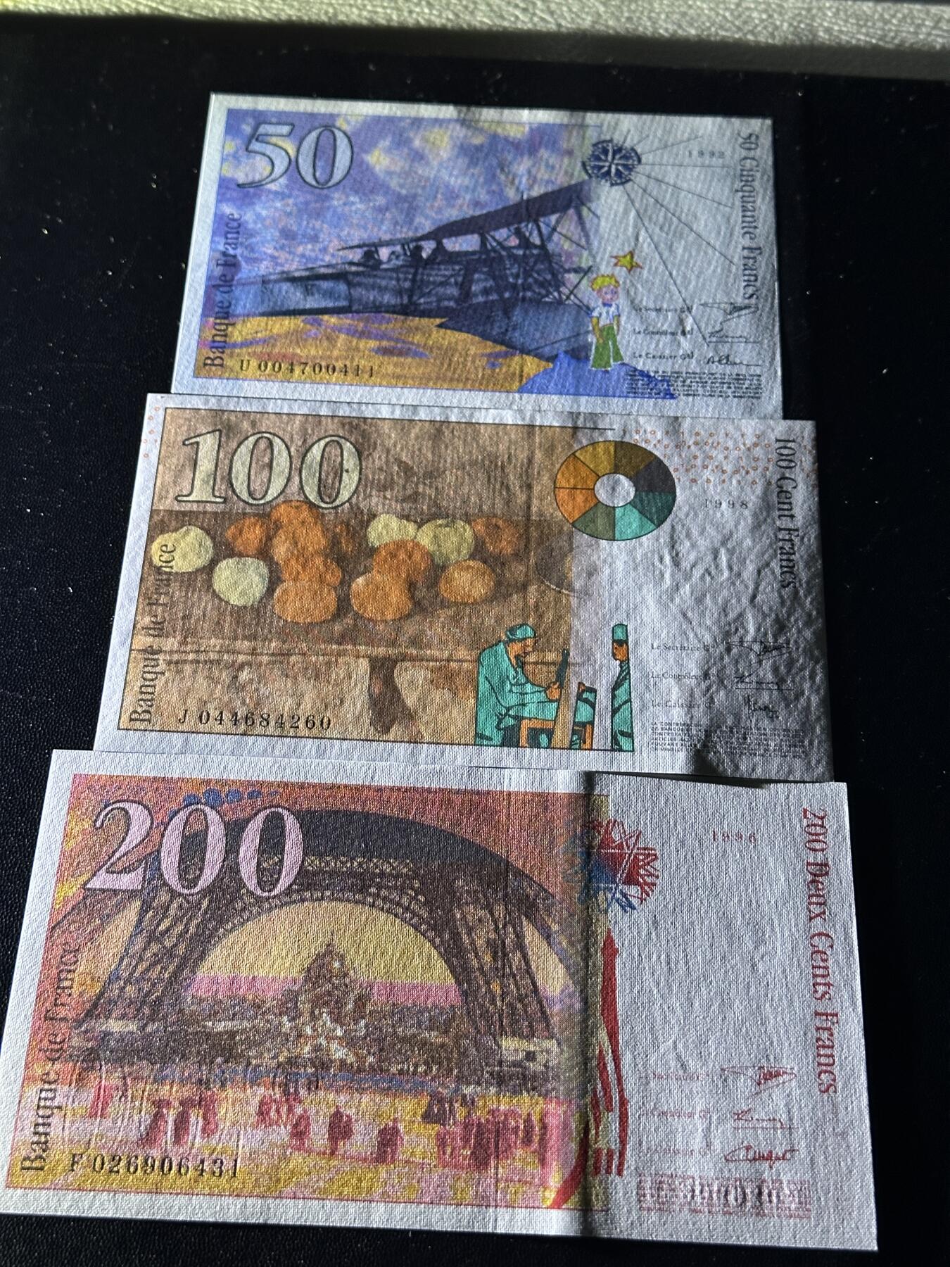 《外钞收藏家》第五百八十五期（精品场）（本平台长期征集拍品、欢迎藏友们联系合作）