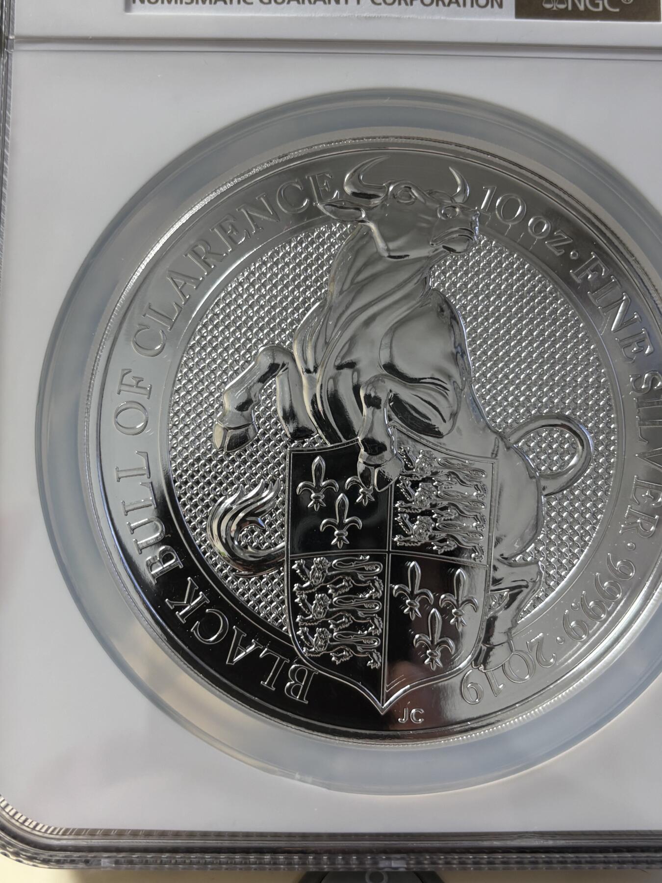 第181期拍卖 英国2019年女王神兽系列克拉伦斯黑牛10盎司纪念银币NGC-MS69,9999银，