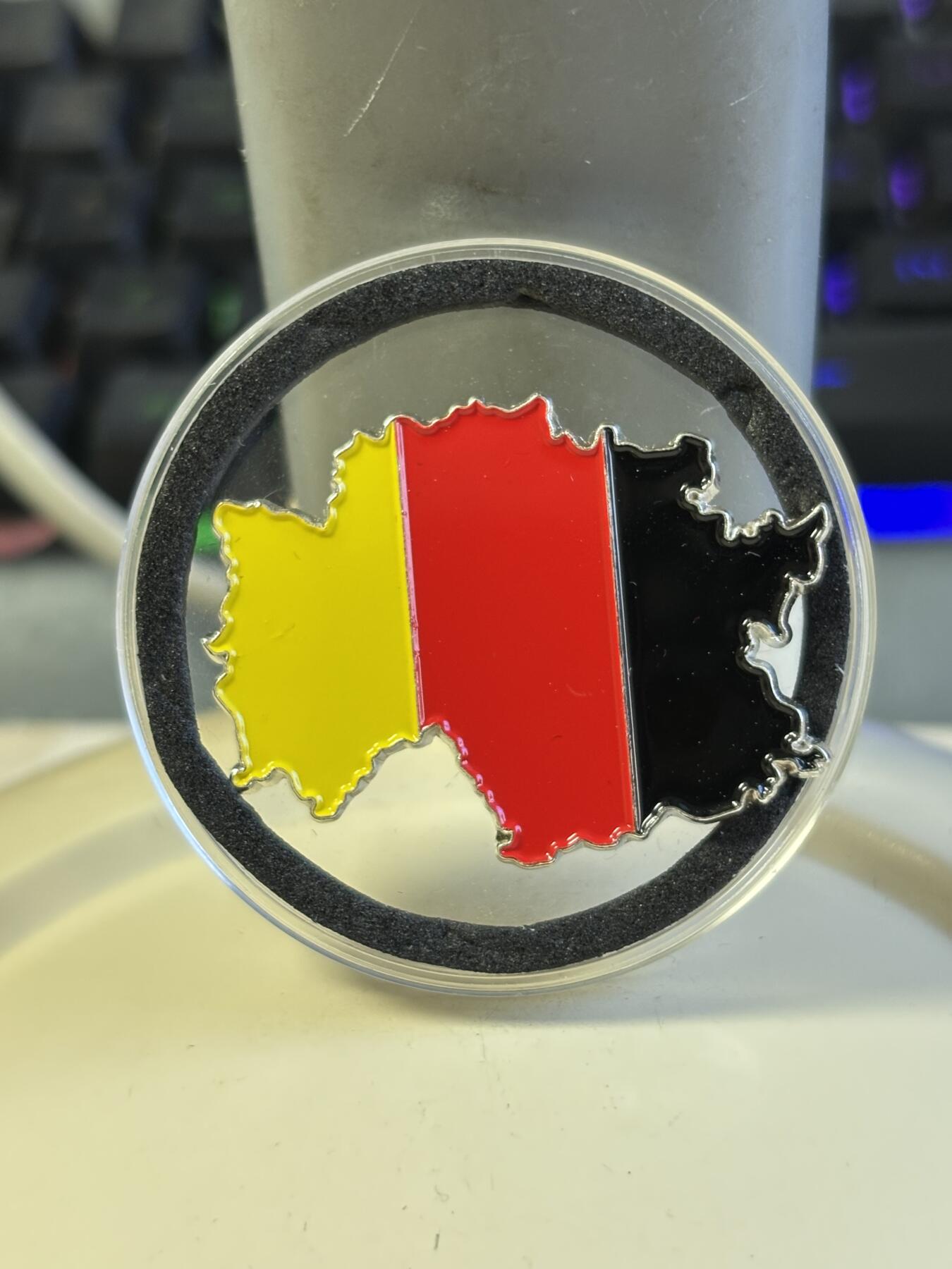 第181期拍卖 索马里2013年世界地图国旗系列德国地图异形币