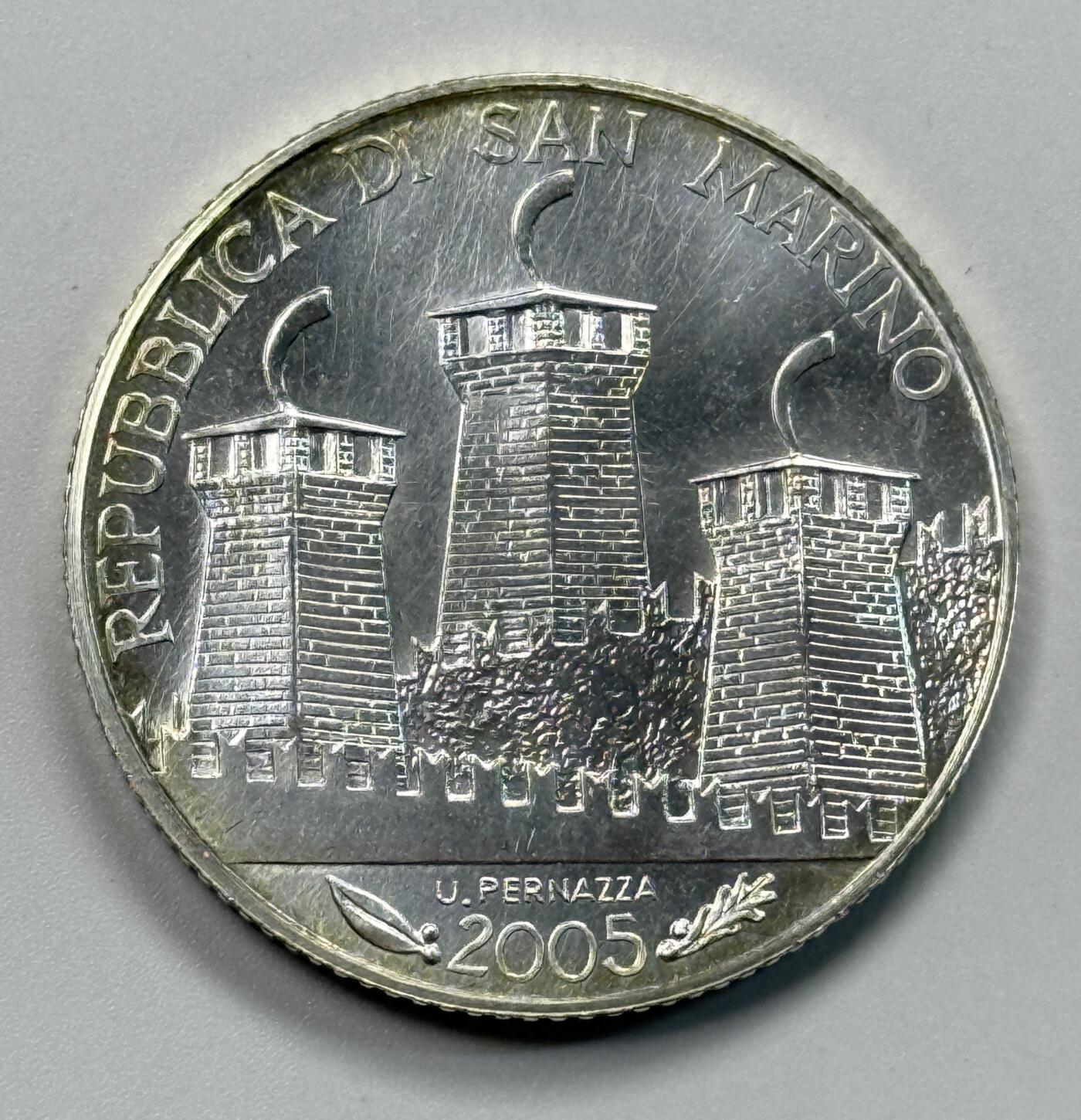 S&S Numismatic世界钱币-拍卖 第115期  圣马力诺2005年 安东尼奥·奥诺弗里逝世180周年 5欧元纪念银币 18克925银，品相如图