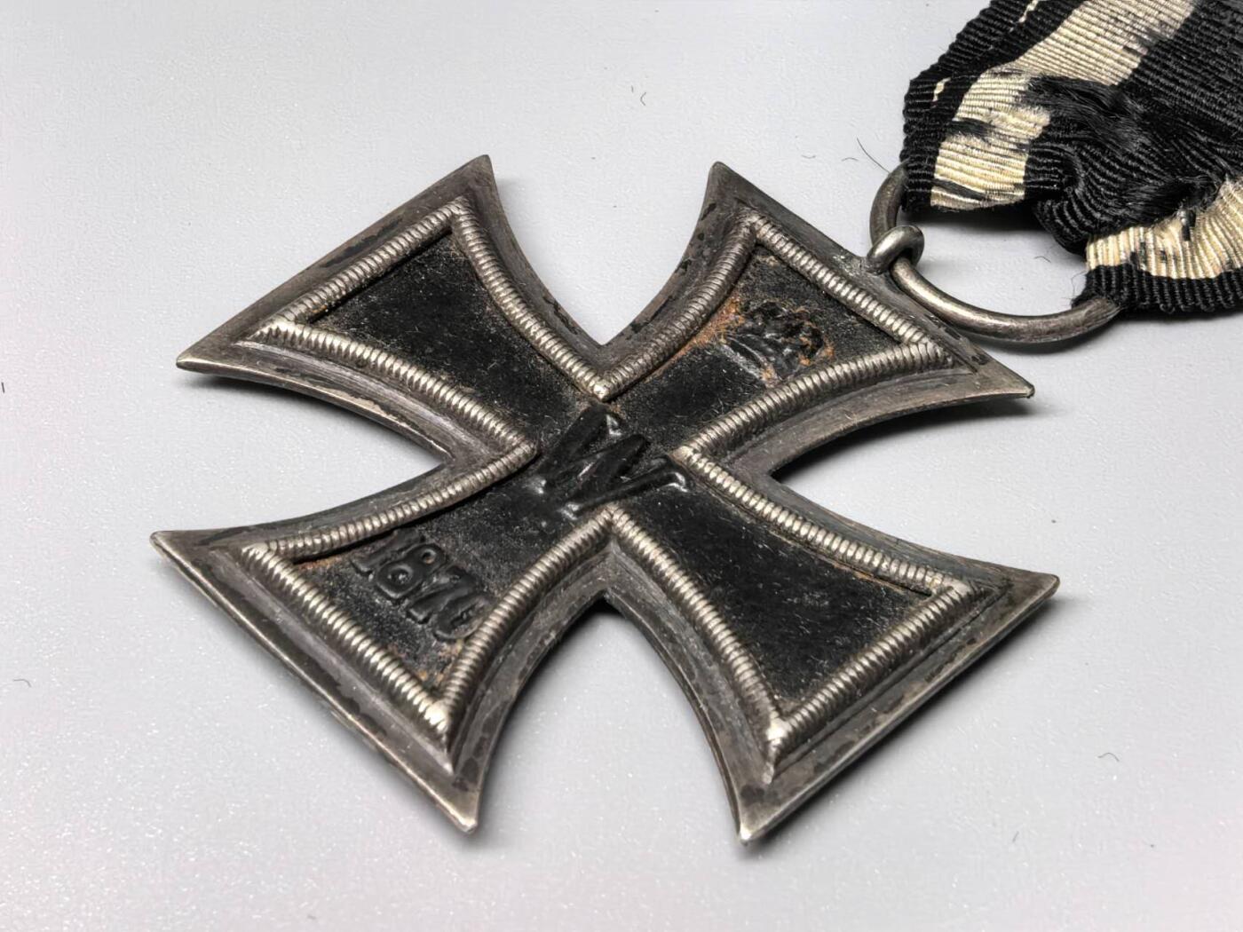 小驴勋章奖章收藏11月15日周六晚五点拍卖（珍爱和平，收藏战争，铭记历史，勿忘国耻，忠党爱国。有偿代拍，送拍规则在简介最后，参拍须阅读规则后再参拍，关系到运费包装发货时效真假辨别等关键信息，拍卖时不再发原图，看大图店主微信码在拍卖店铺介绍里） 1870二级铁十字勋章，须大佬们自行鉴定、断代