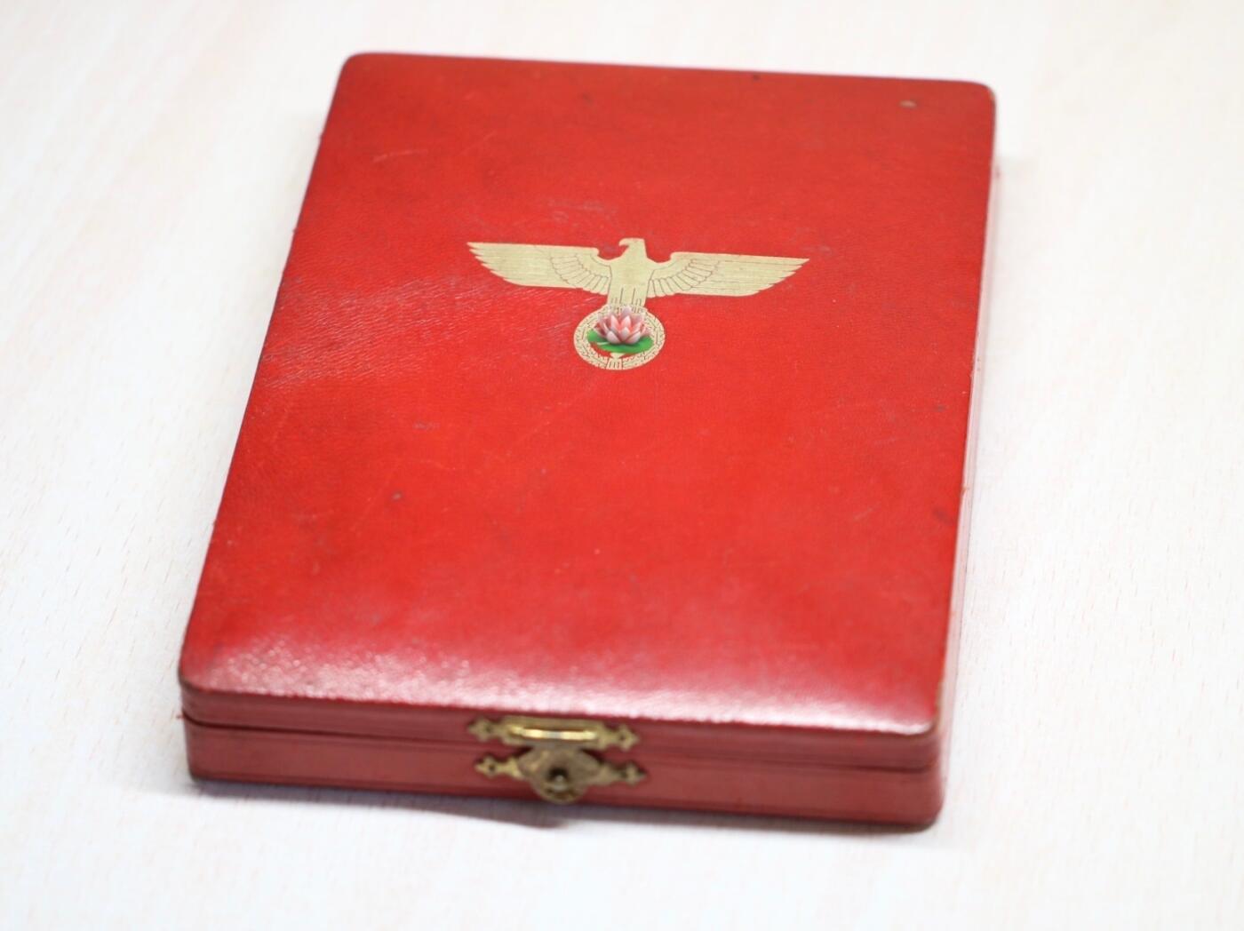 大猫徽章拍卖 第282期 珍爱和平 德三雄鹰勋章 状态很棒 