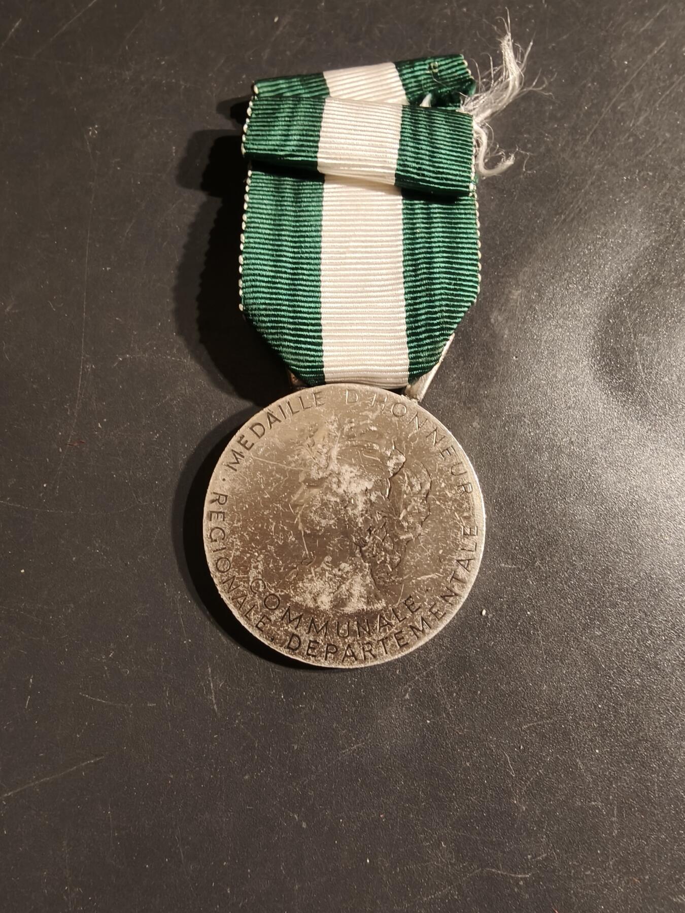 老王徽章第163期 13-15日三场连拍 16日统一发货  13、14日结束后可寄存