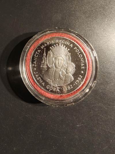 老王徽章第163期 13-15日三场连拍 16日统一发货  13、14日结束后可寄存 - 波兰雅斯纳·古拉圣母升天教堂600周年精制纪念章     直径38mm.    亚克力原盒