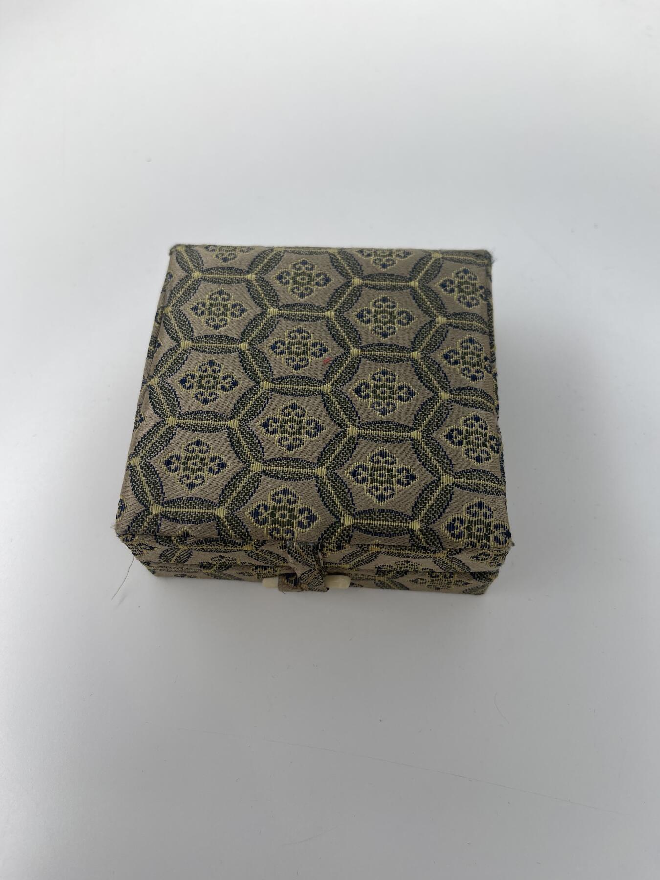 新时代收藏徽章红藏拍卖(第二十八场)  徽章纸品证书杂项 长城纪念铜章 像古时花钱