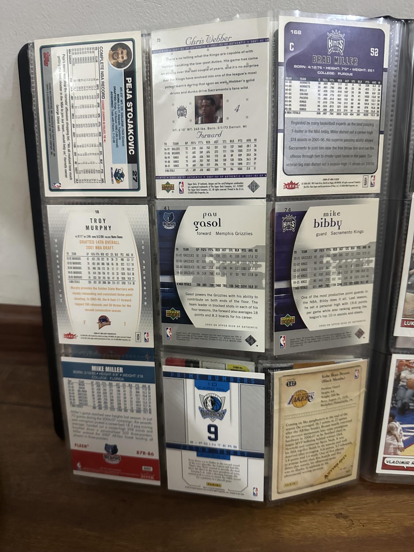 球星卡有好多张限编卡卡册一起出