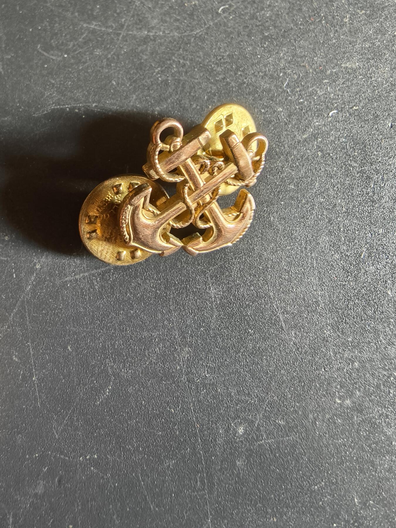 老王徽章第163期 13-15日三场连拍 16日统一发货  13、14日结束后可寄存