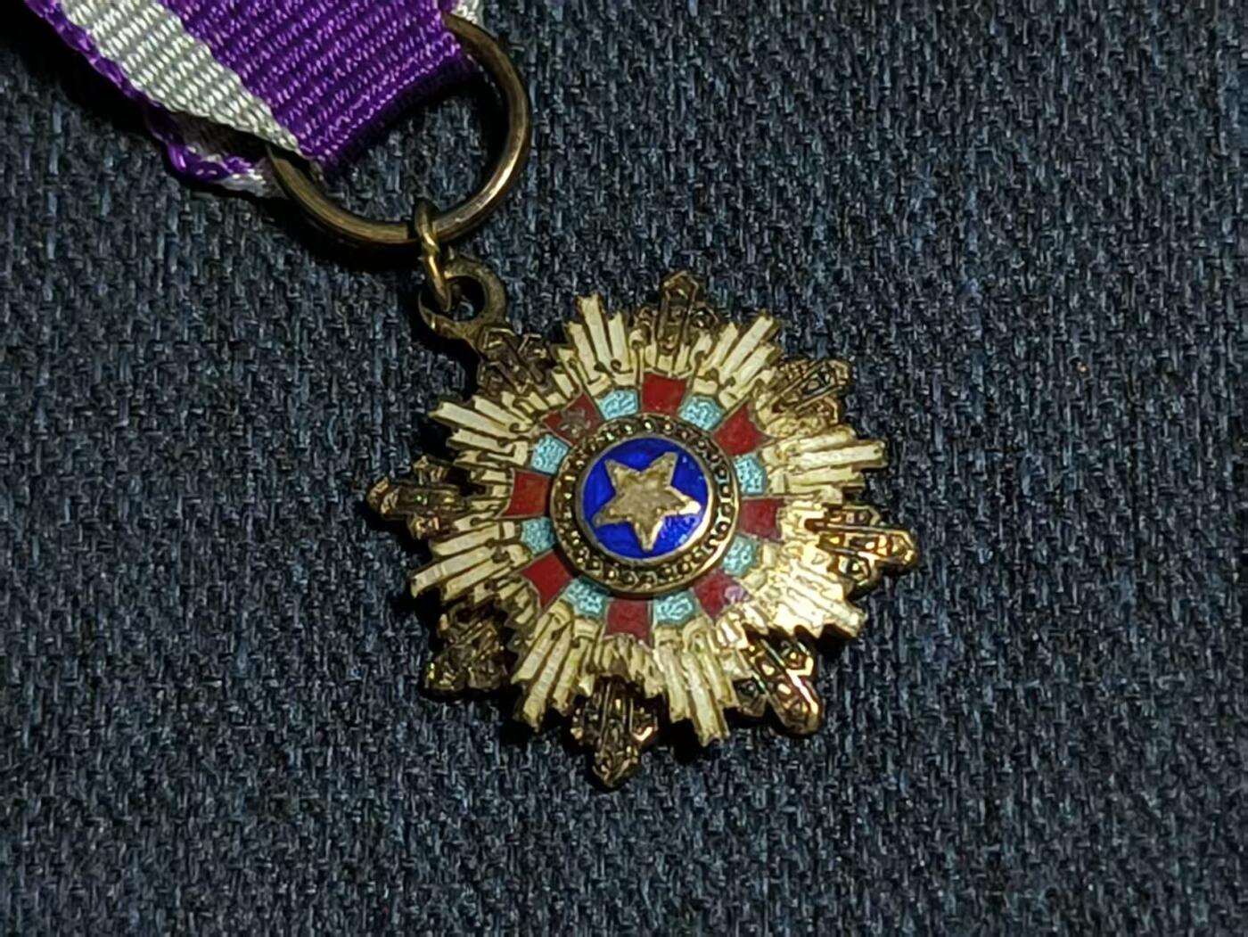 罗岚⭐爱藏⭐精品专拍第七场-分享拍场赚佣（周六有群拍，详细看简介） 中华民国大绶景星勋章（礼服用mini版）五十年代退台早期版本-银质珐琅