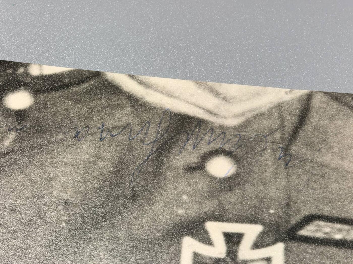 小驴勋章奖章收藏11月15日周六晚五点拍卖（珍爱和平，收藏战争，铭记历史，勿忘国耻，忠党爱国。有偿代拍，送拍规则在简介最后，参拍须阅读规则后再参拍，关系到运费包装发货时效真假辨别等关键信息，拍卖时不再发原图，看大图店主微信码在拍卖店铺介绍里） 霍斯特·格罗曼将军战后签名赠语词照