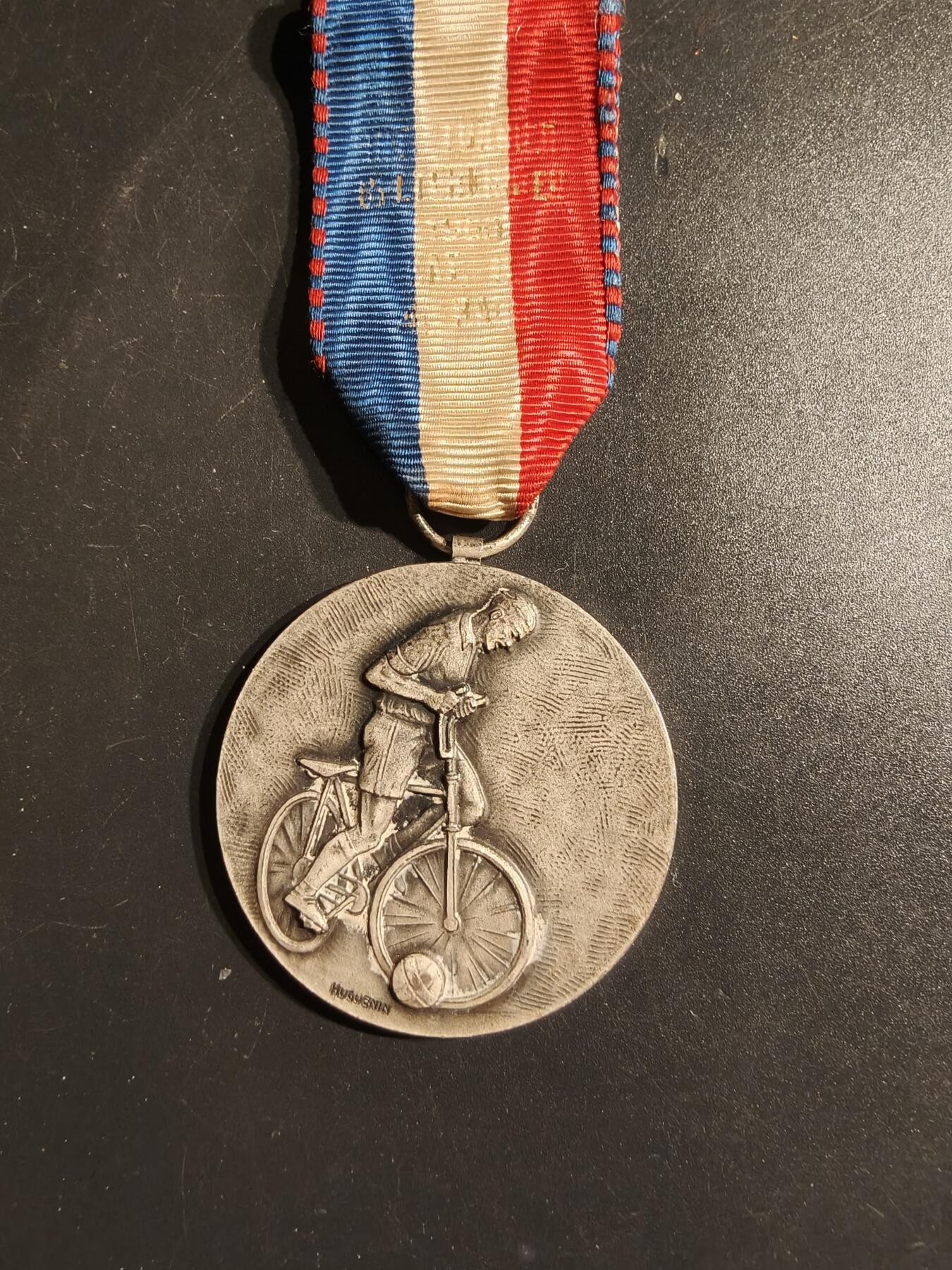 老王徽章第163期 13-15日三场连拍 16日统一发货  13、14日结束后可寄存  法国自行车竞赛纪念章