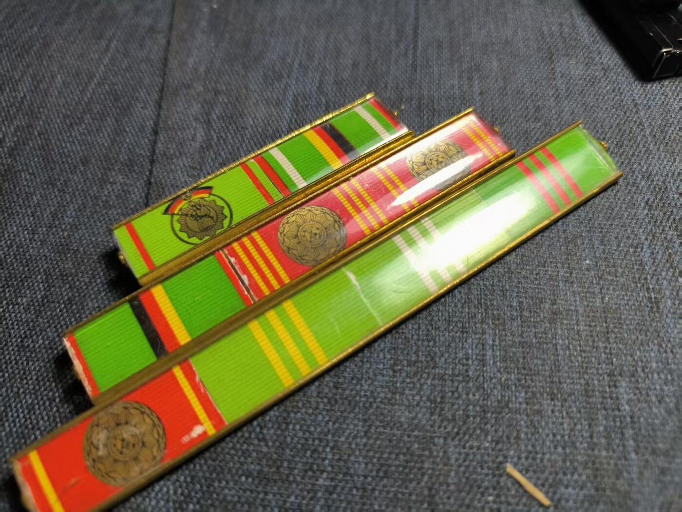 罗岚⭐爱藏⭐精品专拍第七场-分享拍场赚佣（周六有群拍，详细看简介） 民主德国内务部人民警察功勋老警官勋略--荣誉勋章 双功绩 5-40年忠诚服役