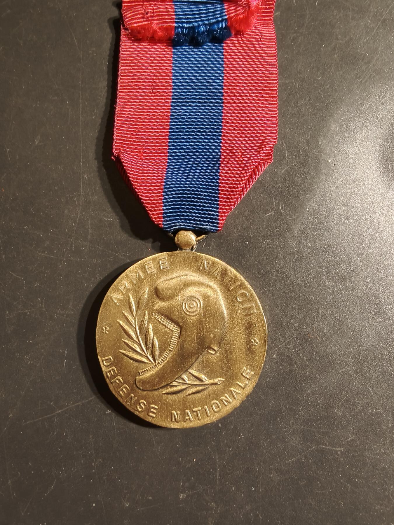老王徽章第163期 13-15日三场连拍 16日统一发货  13、14日结束后可寄存  法国金级国防服役奖章