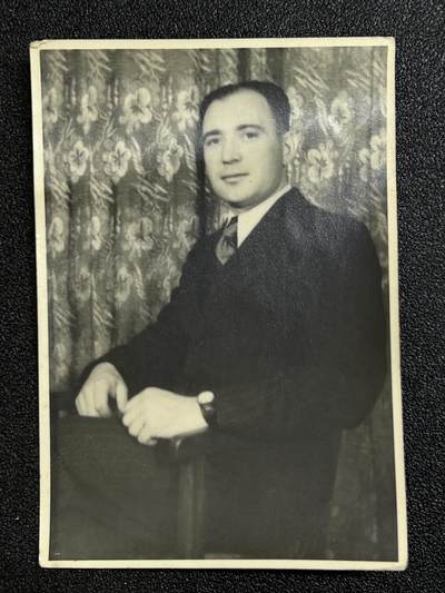 西秦中古拍卖第六十五期 - 战后德三老兵便装照片