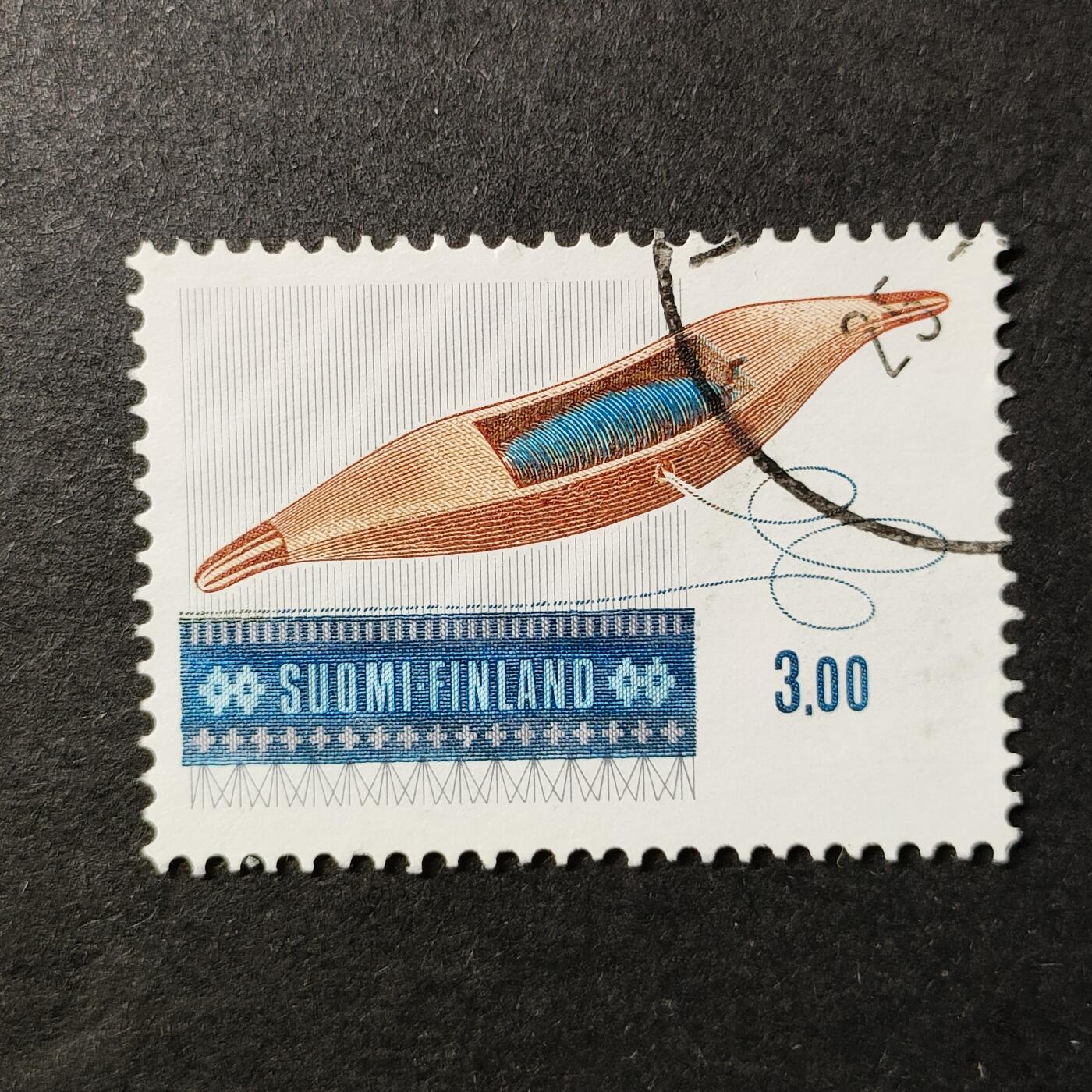 嘉禾收藏    【第378期】            无佣金、可寄存、满30元包邮 芬兰邮票，1979年民间艺术 编织小船雕刻版1全