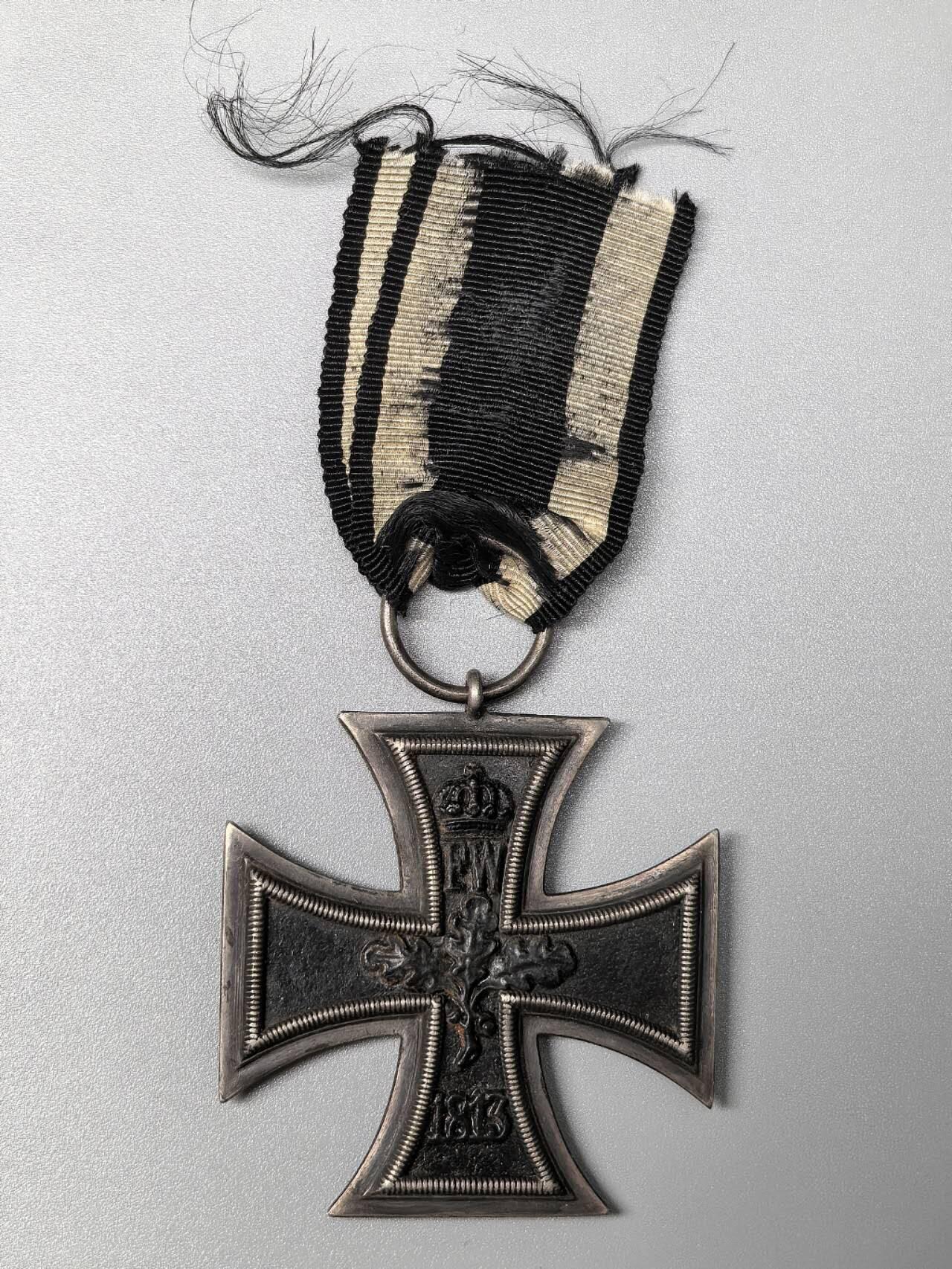 小驴勋章奖章收藏11月15日周六晚五点拍卖（珍爱和平，收藏战争，铭记历史，勿忘国耻，忠党爱国。有偿代拍，送拍规则在简介最后，参拍须阅读规则后再参拍，关系到运费包装发货时效真假辨别等关键信息，拍卖时不再发原图，看大图店主微信码在拍卖店铺介绍里） 1870二级铁十字勋章，须大佬们自行鉴定、断代