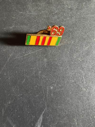 老王徽章第163期 13-15日三场连拍 16日统一发货  13、14日结束后可寄存 -  美国越战徽章1969