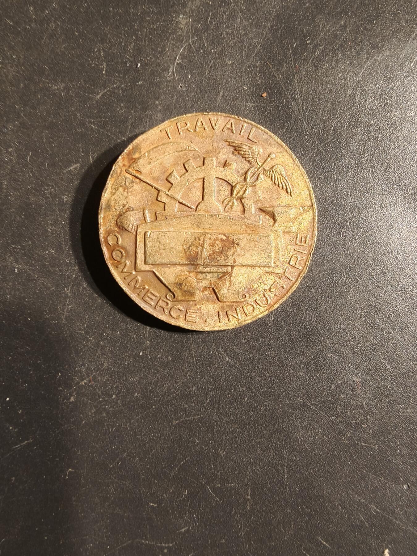 老王徽章第163期 13-15日三场连拍 16日统一发货  13、14日结束后可寄存 法国金级劳动荣誉奖章    断头