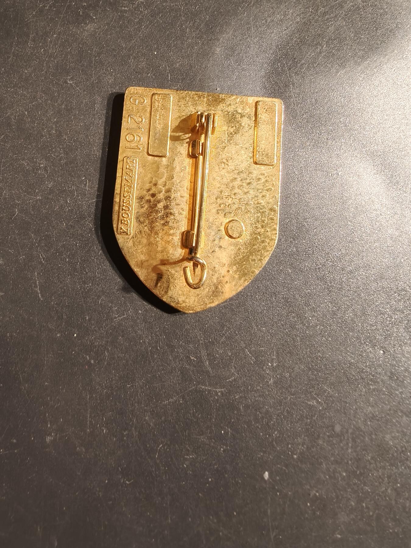 老王徽章第163期 13-15日三场连拍 16日统一发货  13、14日结束后可寄存 法国第40炮兵团证章 