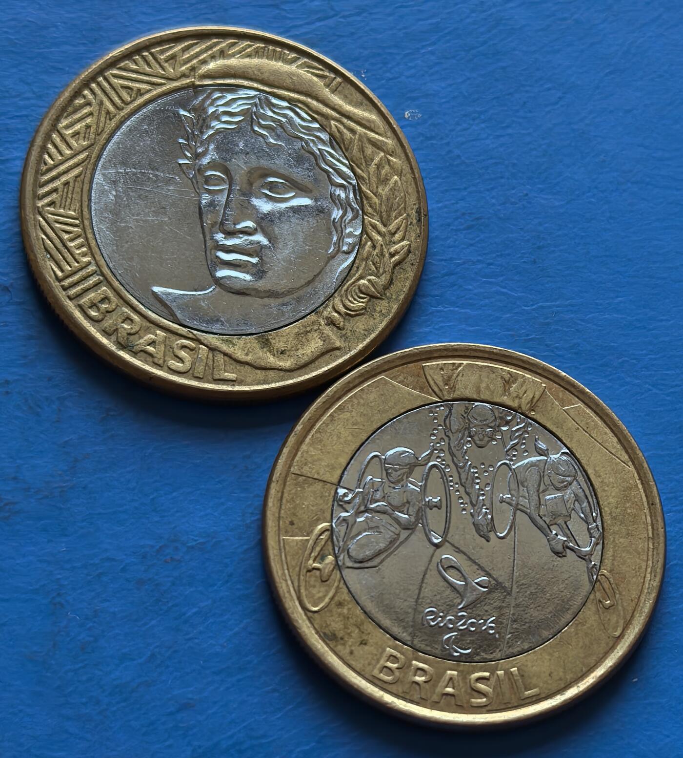 外国优质老铜币银币，周六九点倒数截拍，满百包邮，可寄存半年，喜欢朋友微信扫描二维码可直接参拍