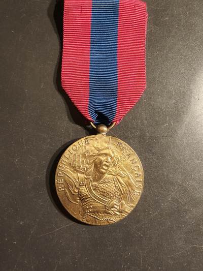 老王徽章第163期 13-15日三场连拍 16日统一发货  13、14日结束后可寄存 -  法国金级国防服役奖章