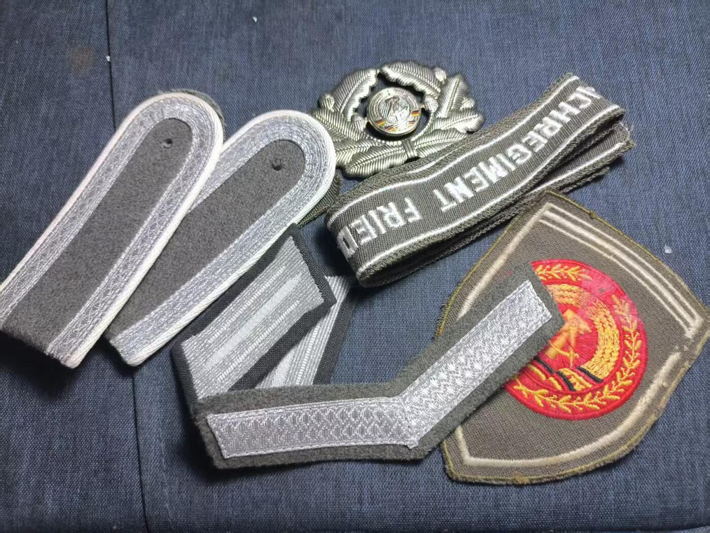 罗岚⭐爱藏⭐精品专拍第七场-分享拍场赚佣（周六有群拍，详细看简介） 民主德国人民军配饰套装