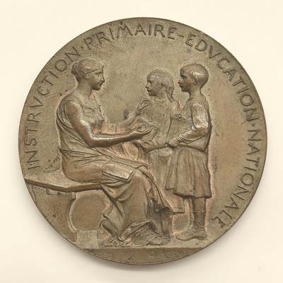 博洋堂世界钱币拍卖第146期（全场包邮） - 法国初等教育50mm大铜章一枚，教育女神构图温婉优雅。UNC状态，送评63分左右。