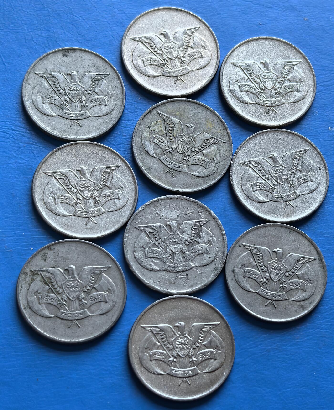 外国优质老铜币银币，周六九点倒数截拍，满百包邮，可寄存半年，喜欢朋友微信扫描二维码可直接参拍