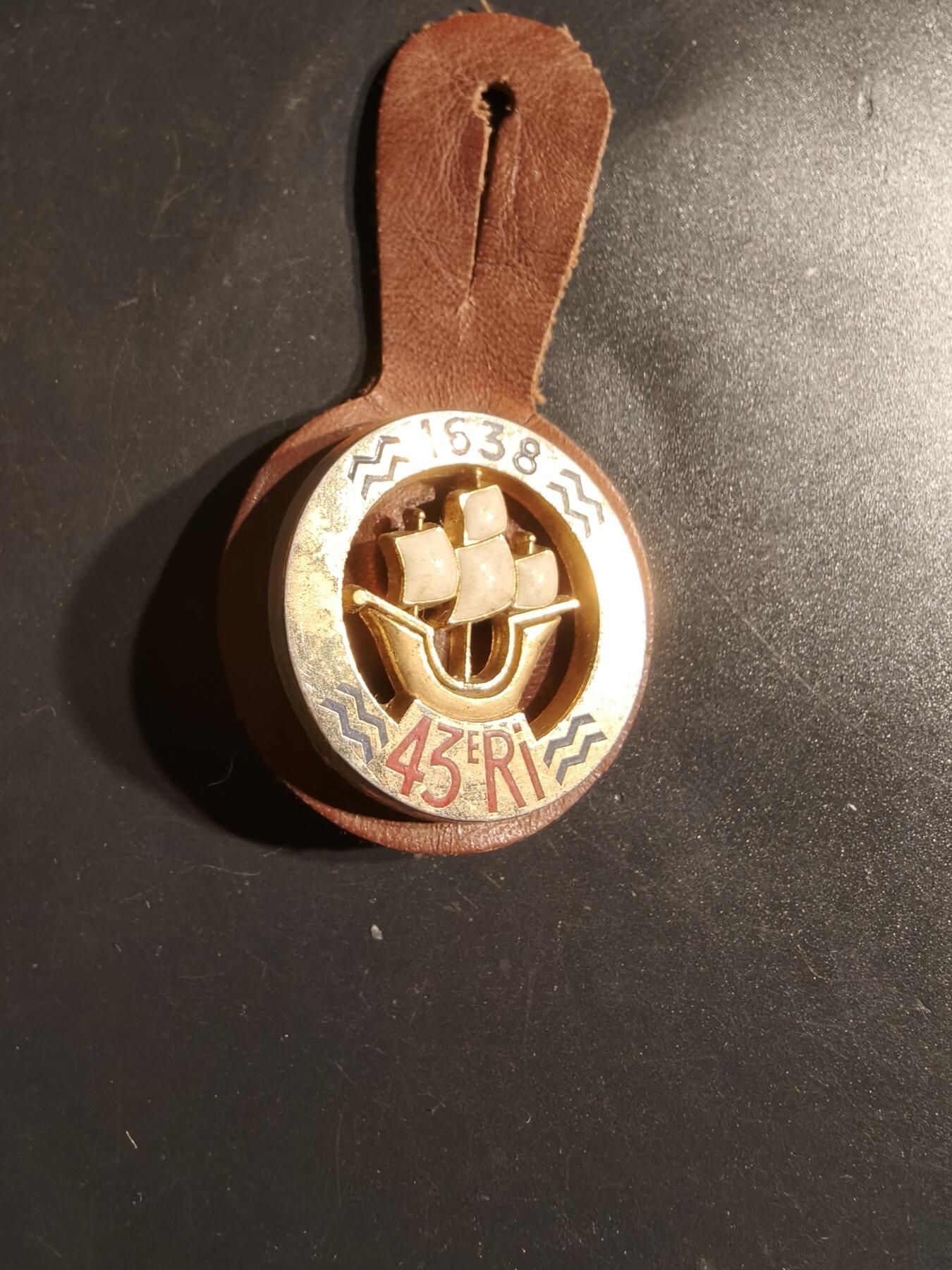 老王徽章第163期 13-15日三场连拍 16日统一发货  13、14日结束后可寄存 法国第43步兵团证章 