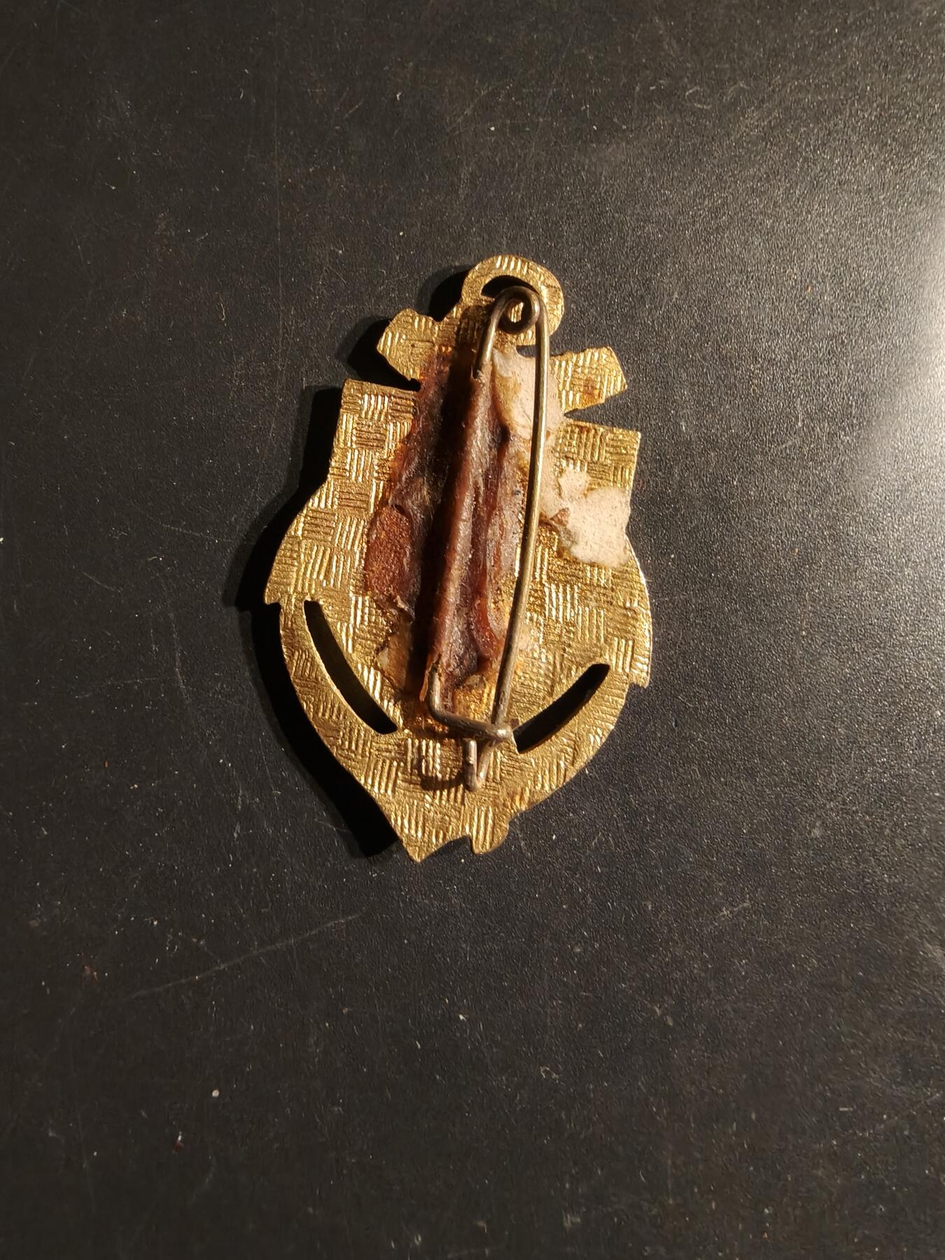 老王徽章第163期 13-15日三场连拍 16日统一发货  13、14日结束后可寄存