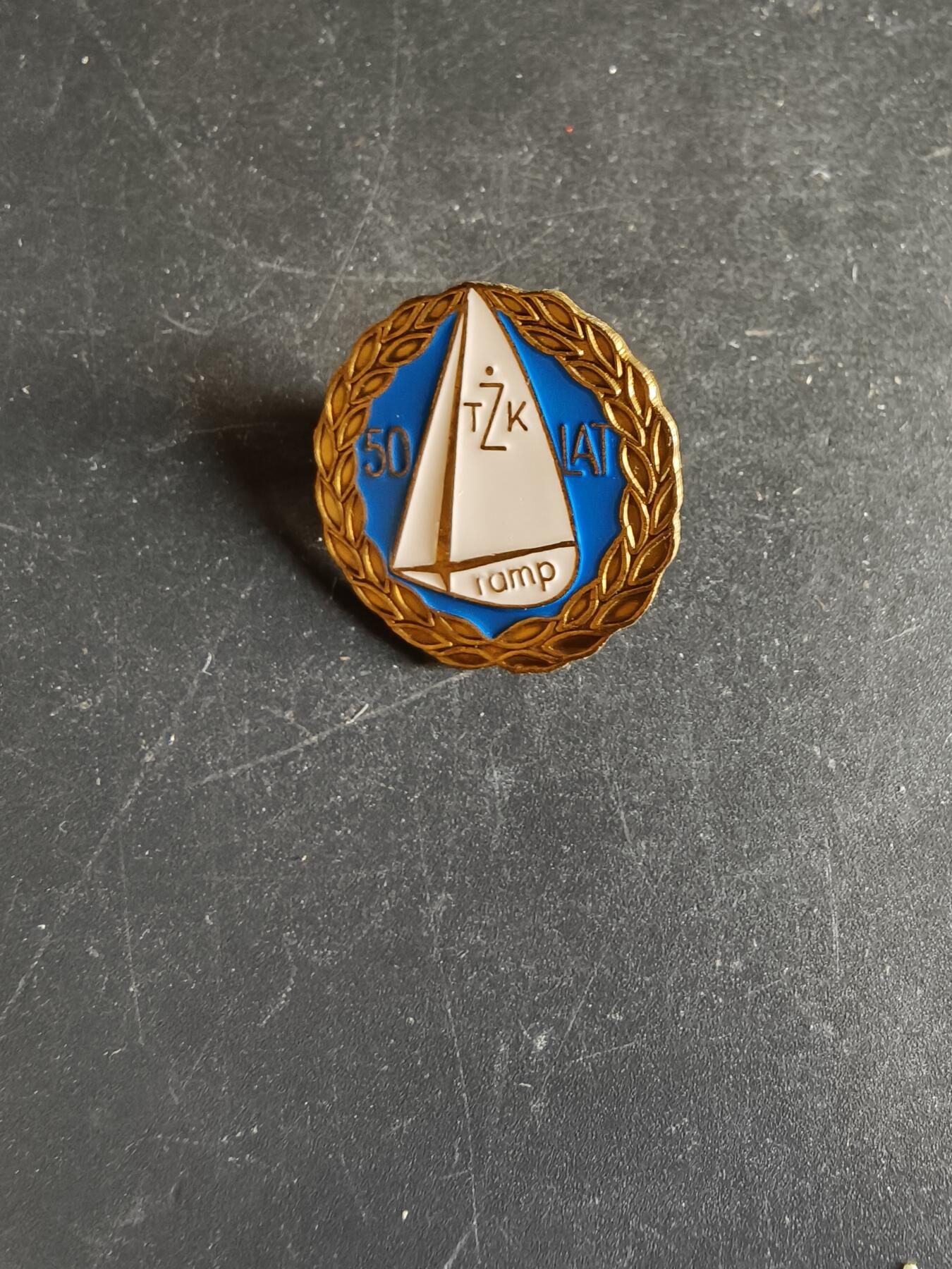 老王徽章第163期 13-15日三场连拍 16日统一发货  13、14日结束后可寄存 波兰造船厂50周年证章 