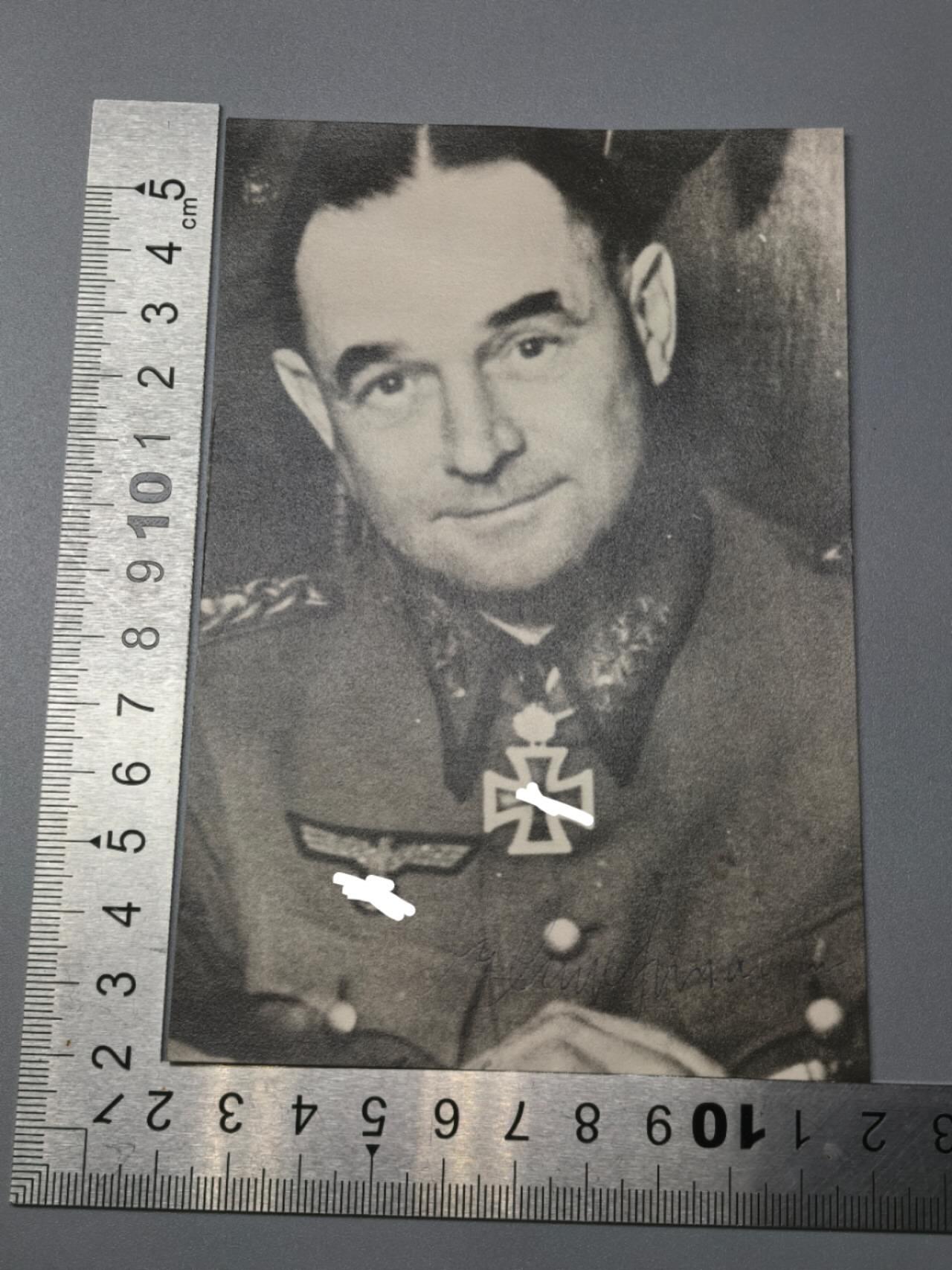 小驴勋章奖章收藏11月15日周六晚五点拍卖（珍爱和平，收藏战争，铭记历史，勿忘国耻，忠党爱国。有偿代拍，送拍规则在简介最后，参拍须阅读规则后再参拍，关系到运费包装发货时效真假辨别等关键信息，拍卖时不再发原图，看大图店主微信码在拍卖店铺介绍里） 霍斯特·格罗曼将军战后签名赠语词照