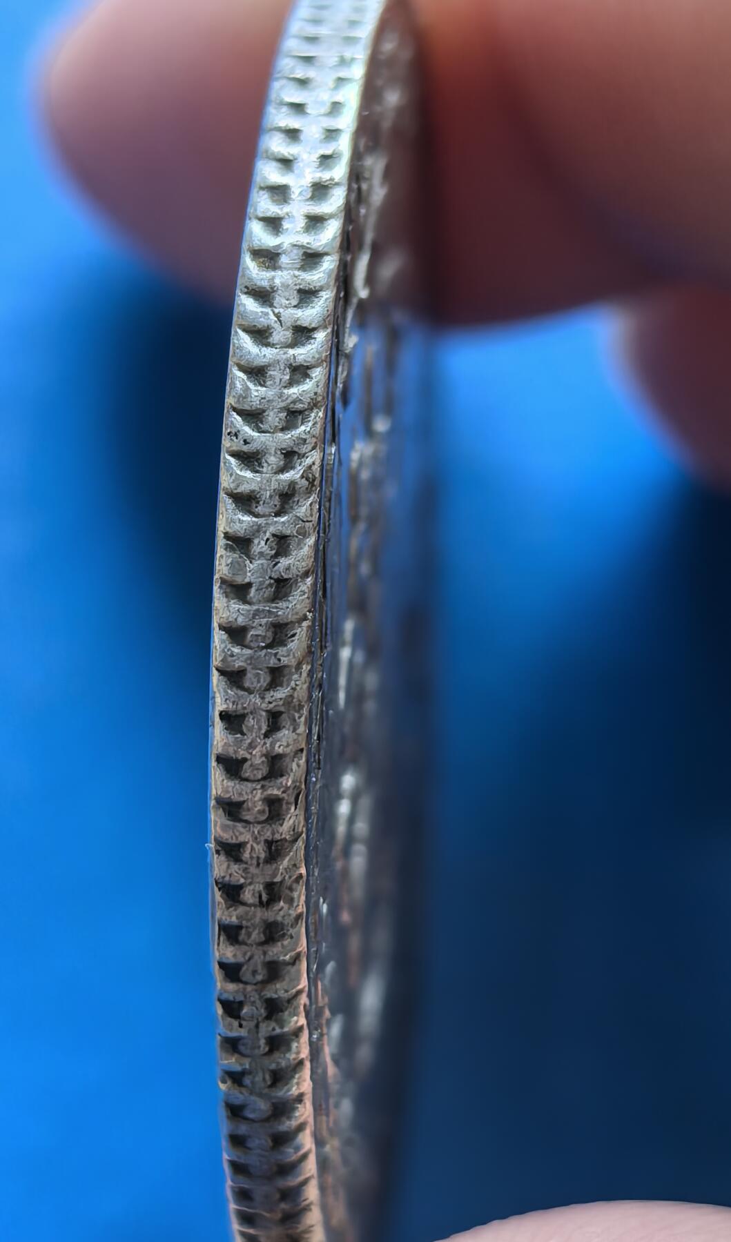 外国优质老铜币银币，周六九点倒数截拍，满百包邮，可寄存半年，喜欢朋友微信扫描二维码可直接参拍