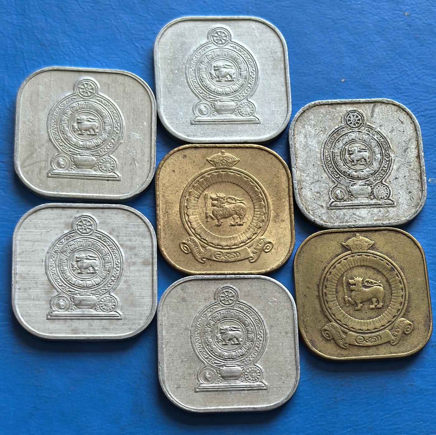 外国优质老铜币银币，周六九点倒数截拍，满百包邮，可寄存半年，喜欢朋友微信扫描二维码可直接参拍