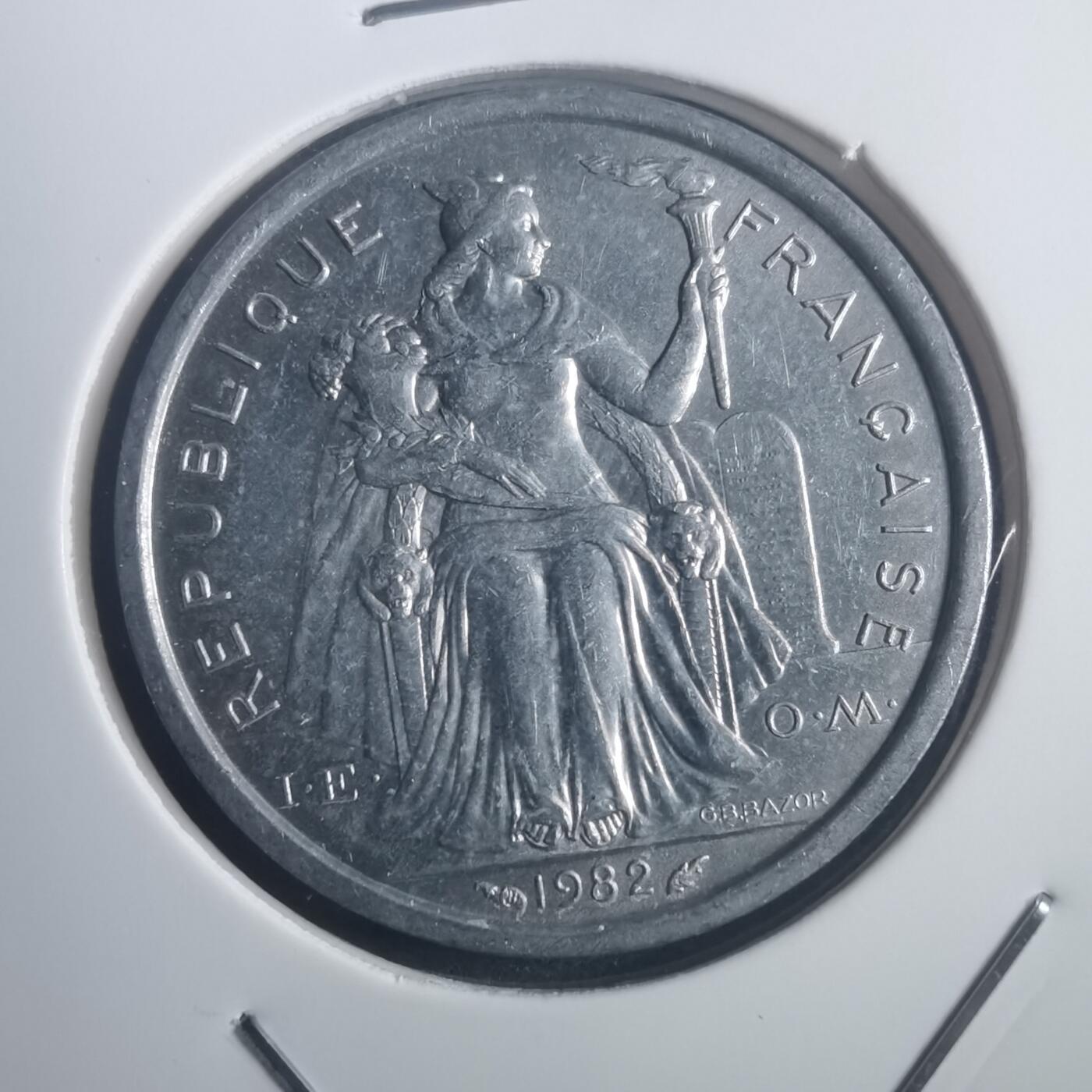 沼泽如烟--第903场 法属新喀里多尼亚1982年2法郎