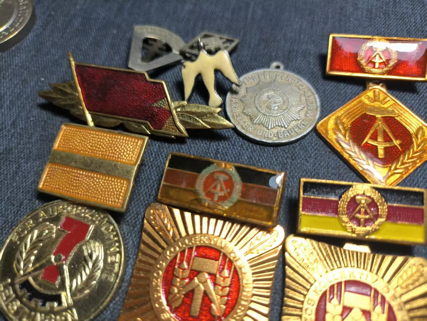 罗岚⭐爱藏⭐精品专拍第七场-分享拍场赚佣（周六有群拍，详细看简介） 民主德国勋赏一组（建设计划奖章 金级先锋战士）