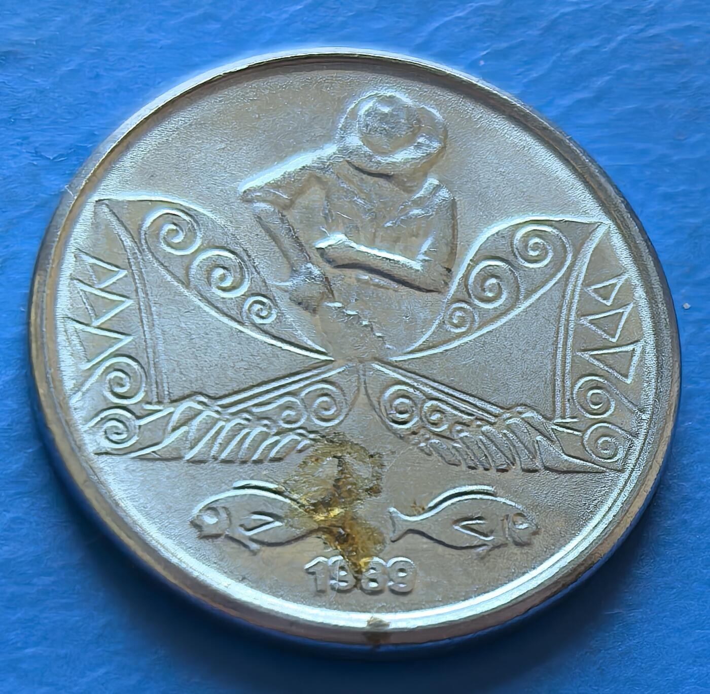 外国优质老铜币银币，周六九点倒数截拍，满百包邮，可寄存半年，喜欢朋友微信扫描二维码可直接参拍