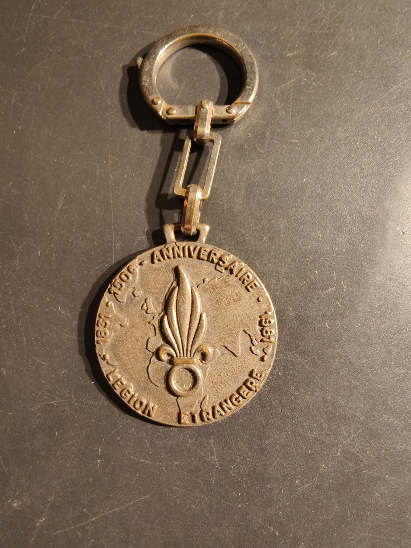 老王徽章第163期 13-15日三场连拍 16日统一发货  13、14日结束后可寄存  法国外籍军团成立150周年钥匙扣