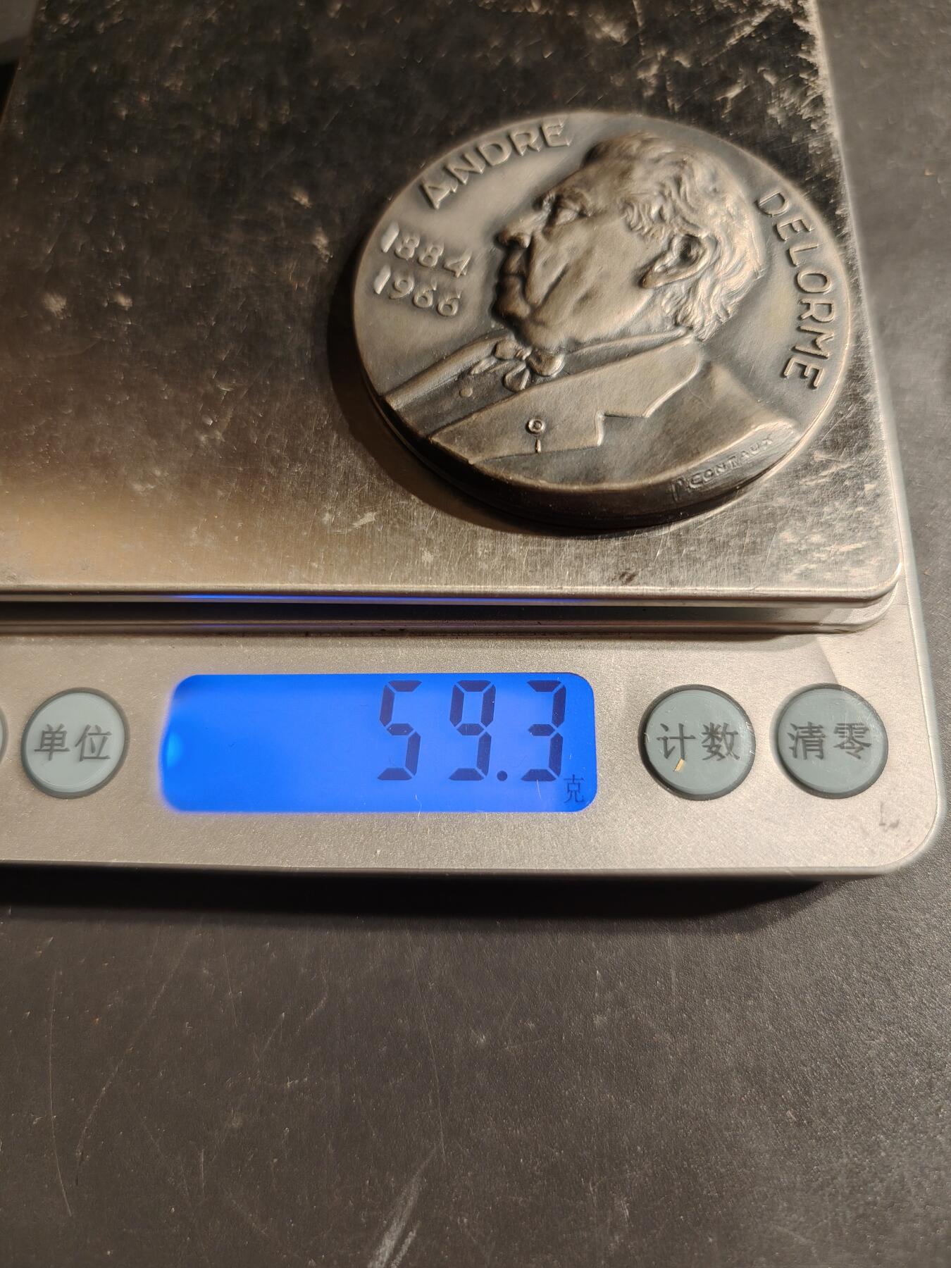 老王徽章第163期 13-15日三场连拍 16日统一发货  13、14日结束后可寄存 比利时镀银纪念章    直径50mm.    重量59.3g