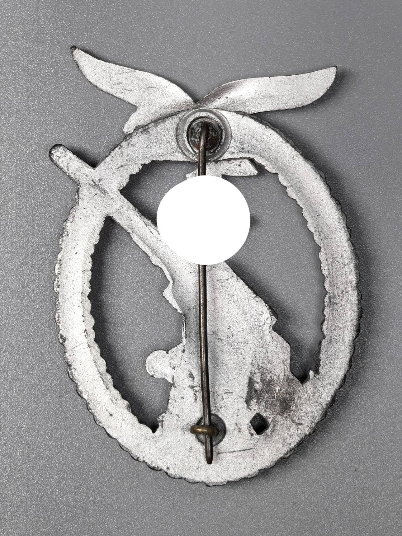 小驴勋章奖章收藏11月15日周六晚五点拍卖（珍爱和平，收藏战争，铭记历史，勿忘国耻，忠党爱国。有偿代拍，送拍规则在简介最后，参拍须阅读规则后再参拍，关系到运费包装发货时效真假辨别等关键信息，拍卖时不再发原图，看大图店主微信码在拍卖店铺介绍里）