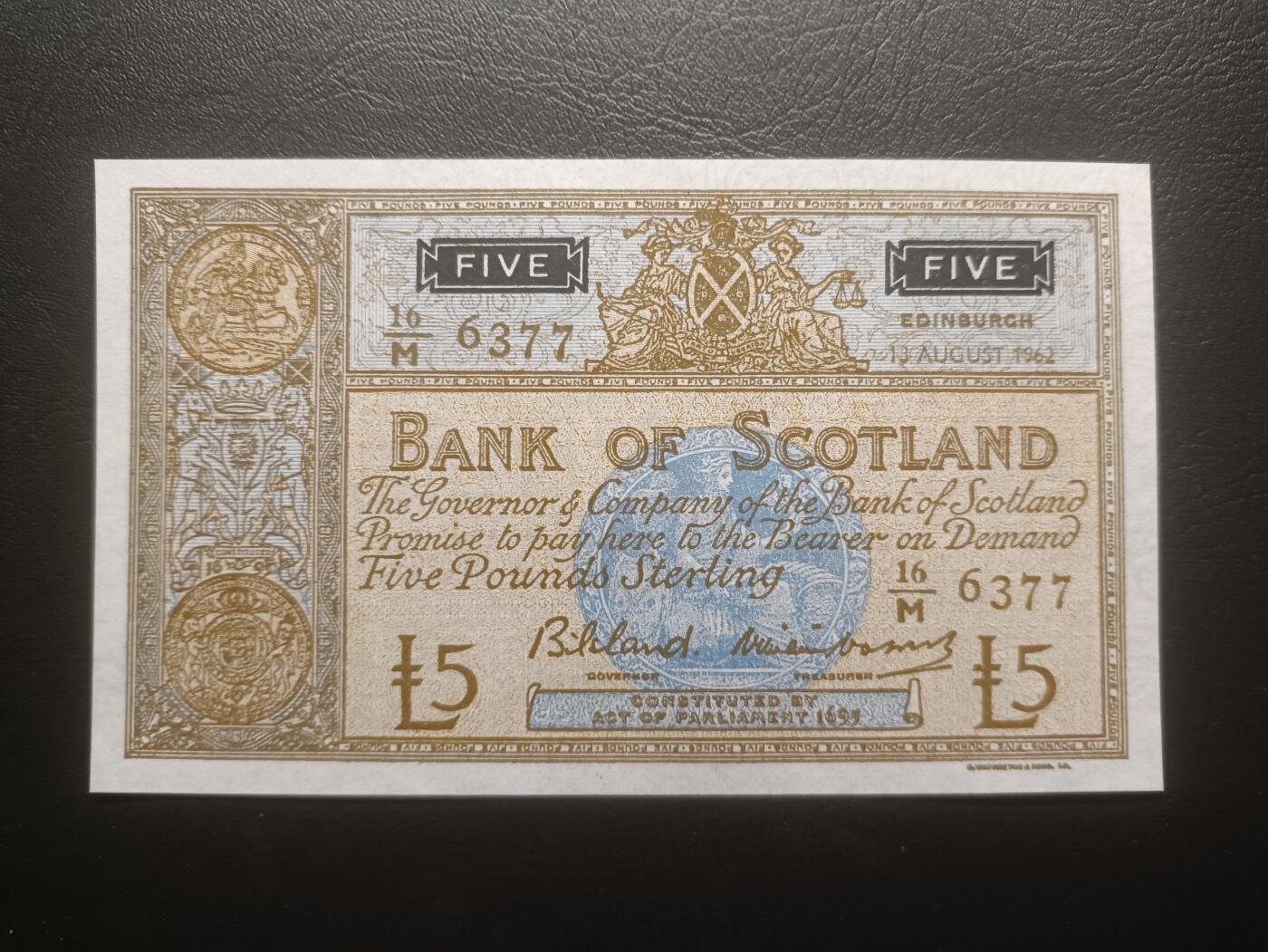 2025十一月第四期，总202期 苏格兰银行1962年5镑UNC-背面痕迹，后期小票幅版本