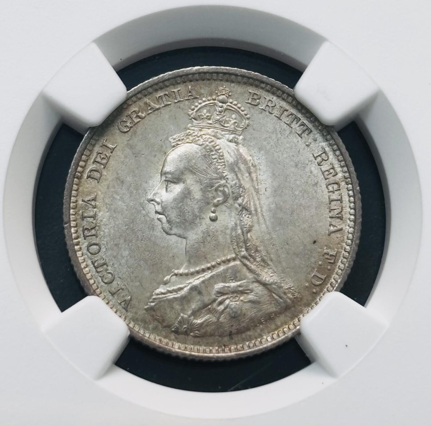 文馨钱币收藏第 281 场，【 长期接收代拍品】银元，银币，套币，纸币专场（本场截拍后休息三天，19 号发货） 稀少 1887 年英国维多利亚 1 先令银币，NGC 评级 MS63 分，此拍为一对 2 枚，喜欢的老板大胆出价，这品相不多见了