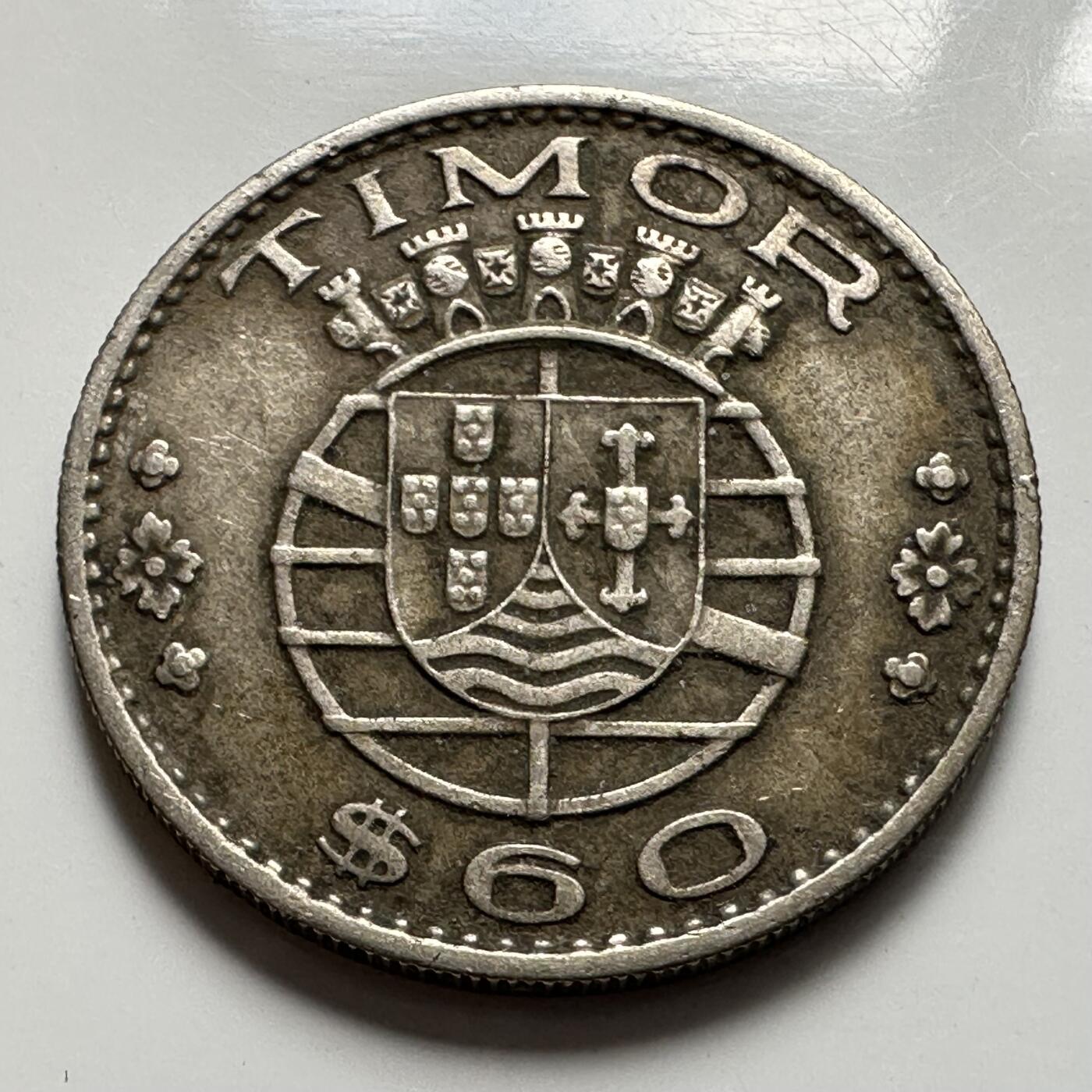 🌹外币初藏🌹🐯2025年第127场  每周二四六晚8️⃣点 接代拍 东帝汶1958年60分a