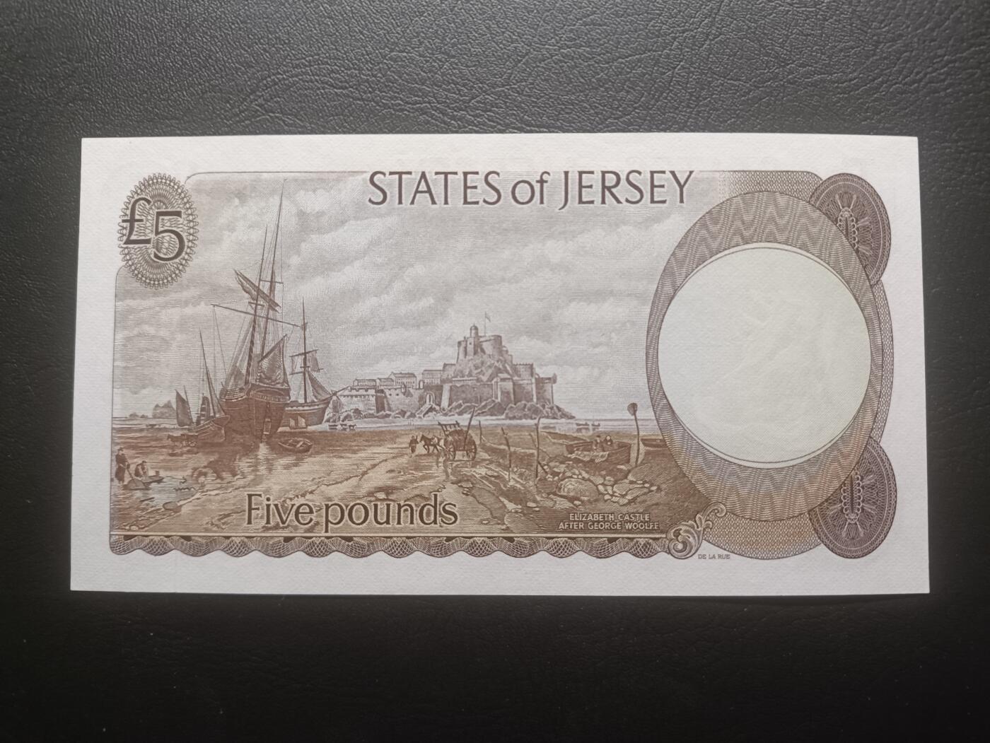 2025十一月第四期，总202期 泽西岛1983版5镑UNC双冠，稀有的珍珠冠女王版本中高面值，女王和伊丽莎白堡