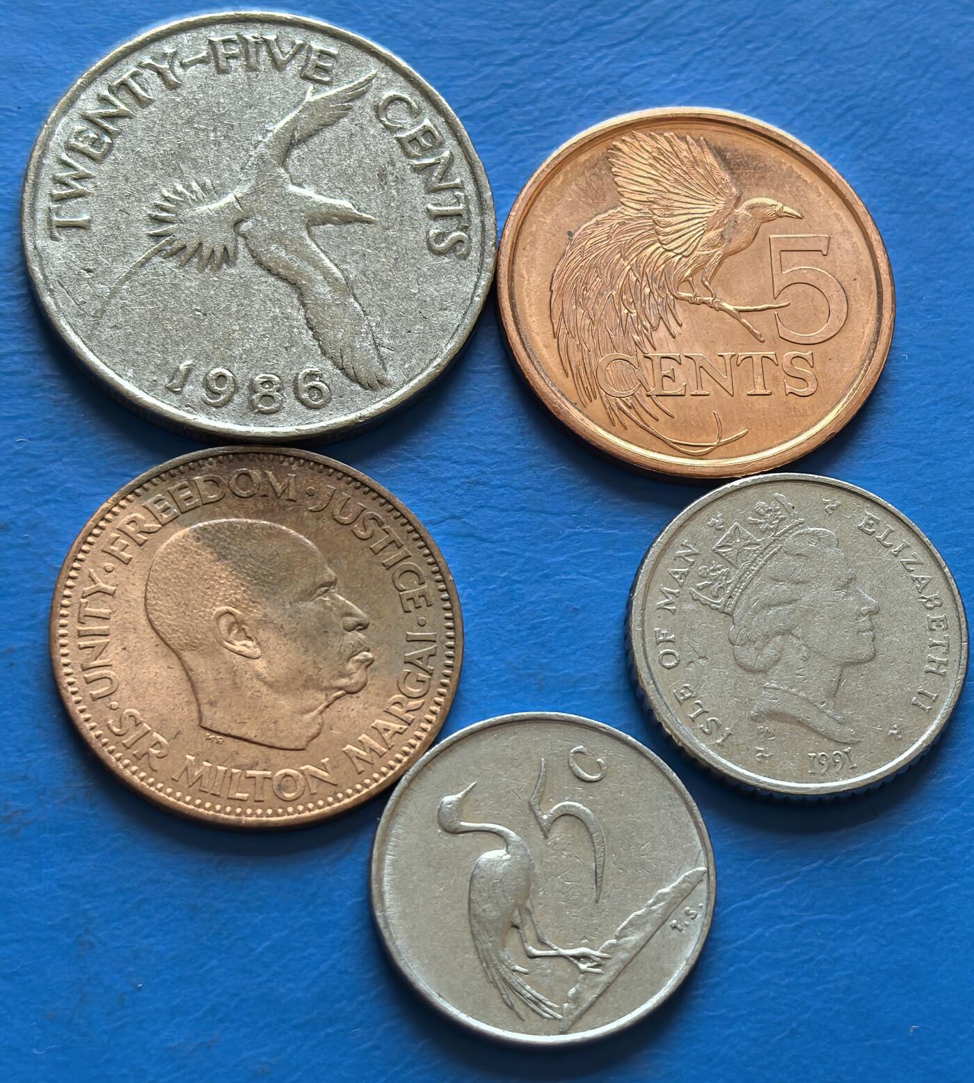 外国优质老铜币银币，周六九点倒数截拍，满百包邮，可寄存半年，喜欢朋友微信扫描二维码可直接参拍