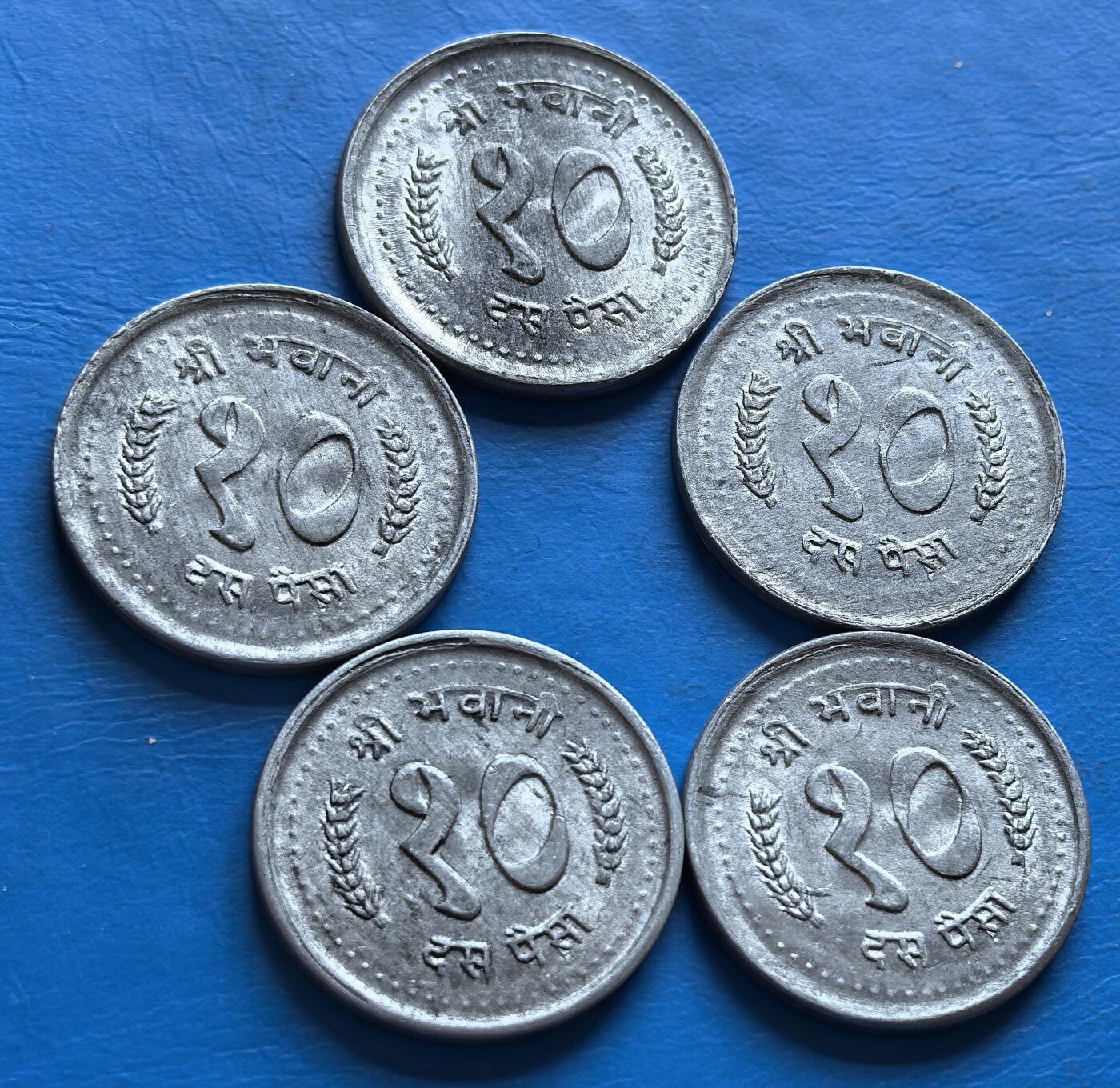 外国优质老铜币银币，周六九点倒数截拍，满百包邮，可寄存半年，喜欢朋友微信扫描二维码可直接参拍