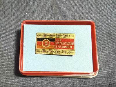 罗岚⭐爱藏⭐精品专拍第七场-分享拍场赚佣（周六有群拍，详细看简介） - 民主德国金级人民阵线奖章带盒