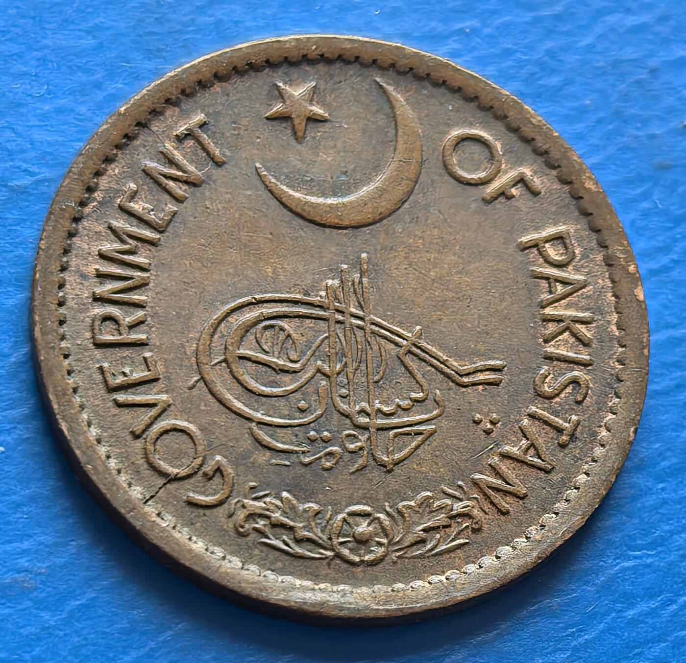 外国优质老铜币银币，周六九点倒数截拍，满百包邮，可寄存半年，喜欢朋友微信扫描二维码可直接参拍