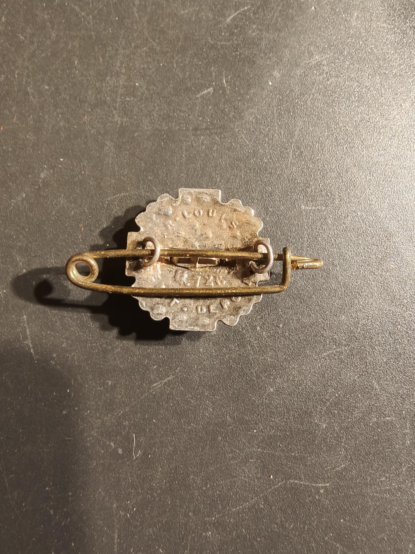 老王徽章第163期 13-15日三场连拍 16日统一发货  13、14日结束后可寄存