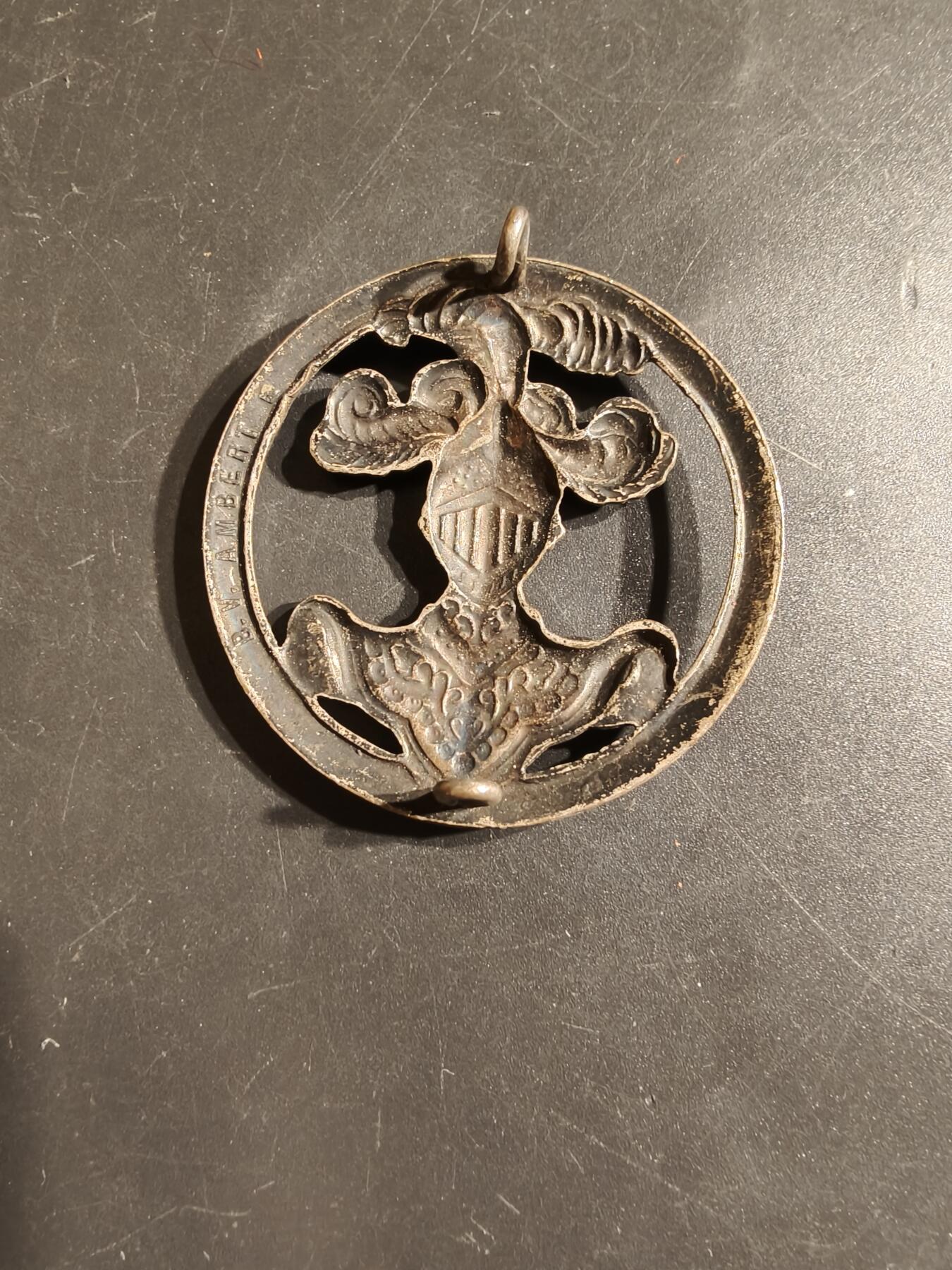 老王徽章第163期 13-15日三场连拍 16日统一发货  13、14日结束后可寄存  法国装甲兵帽徽