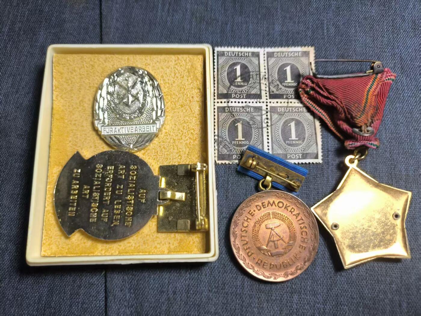 罗岚⭐爱藏⭐精品专拍第七场-分享拍场赚佣（周六有群拍，详细看简介） 民主德国-匈牙利勋赏一组（优秀生产奖章 准军事组织荣誉会员证章）